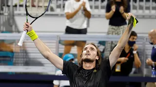 Stefanos Tsitsipas superó a Kei Nishikori y avanzó a octavos en el Masters de Miami