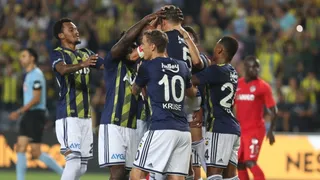 Mauricio Isla participó en clara victoria de Fenerbahce sobre Gazisehir Gaziantep