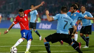 A ocho años del emotivo gol de Isla y el sufrido triunfo sobre Uruguay en la Copa América 2015
