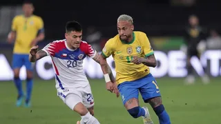 ¿Era para tarjeta roja? El manotazo de Neymar a Charles Aránguiz que no tuvo sanción