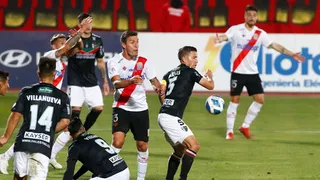 La evidente doble mano penal que no cobraron a Curicó Unido en el duelo ante Palestino