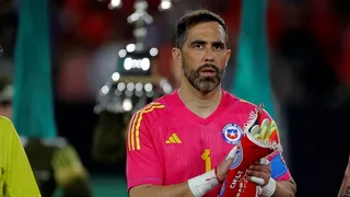 Claudio Bravo es opción en un equipo de México