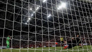 Portero de Atlético de Madrid Adán guió triunfo sobre Arsenal al parar tres penales y marcar uno