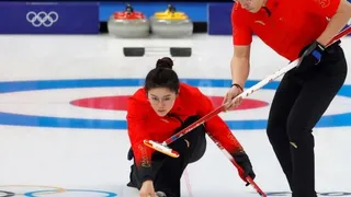 Pura concentración: El curling abrió los Juegos Olímpicos de Invierno de Beijing 2022