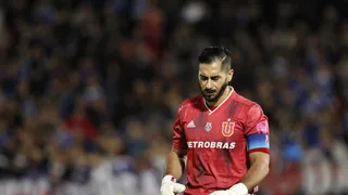 Johnny Herrera: Da pena ver a la U en cancha, con jugadores y cuerpo técnico entregados