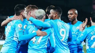 Manchester City sumó su décimo triunfo seguido y reforzó su liderato en la Premier League