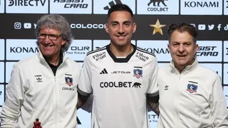 Javier Correa fue oficializado en Colo Colo: “Me voy a pelar el cuerpo para que se me den los resultados”
