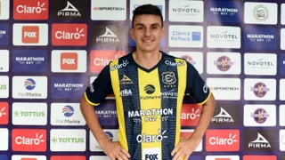 Everton presentó nueva camiseta conmemorativa y entregó dos “Abonos Forever”