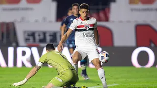 Gabriel Arias cometió grosero error en empate de Racing y Sao Paulo en la Libertadores