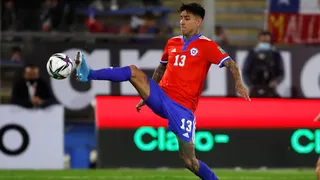 Medio brasileño destacó presente de Erick Pulgar: “Está firme en el turbulento Flamengo”