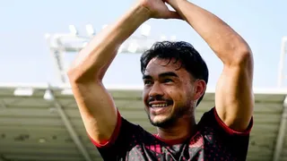 Gabriel Suazo recibe homenaje en su regreso a Toulouse con Sevilla