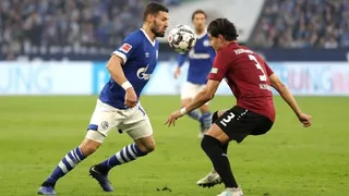 Miiko Albornoz fue titular en derrota de Hannover ante Schalke 04