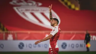 ¡Otro gol de centrodelantero! Guillermo Maripán volvió a anotar en duelo de Mónaco ante Angers