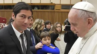 El Papa Francisco y el día que futbolistas chilenos jugaron un partido benéfico que él organizó