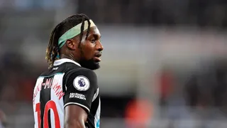 Investigan pancarta de hinchas de Crystal Palace contra el fondo saudita de Newcastle United