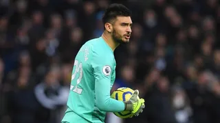 El brutal penal del portero de Tottenham en duelo frente a Chelsea en Inglaterra