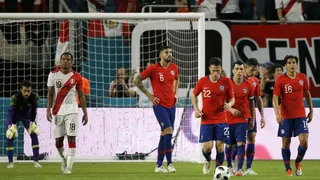 Perú le pasó por encima a un errático Chile y se quedó con el Clásico del Pacífico