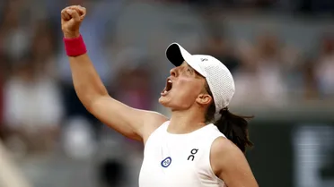 Iga Swiatek selló exigida clasificación a la final de Roland Garros