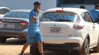 Grupo de hinchas vandalizó vehículos de jugadores de Blooming