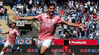 Clemente Montes desbordó a toda velocidad para estirar la ventaja de la UC ante Ñublense