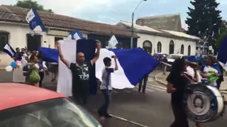 Fanáticos de Wanderers acompañaron a hinchas de Colchagua en su protesta en San Fernando