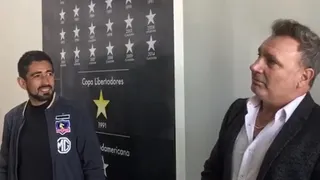 Marcelo Barticciotto bromeó por su ausencia en mural de astros de Colo Colo