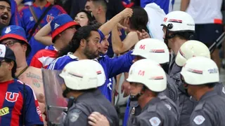 Justicia brasileña condenó a hinchas de U. de Chile por incidentes en el Arena Corinthians