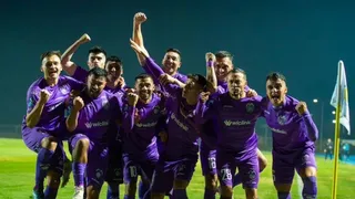 San Antonio Unido venció a Deportes Linares y terminó con ocho jugadores en cancha