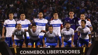 Universidad Católica se enredó en la Libertadores al estrellarse con Libertad en San Carlos