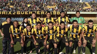 Fernández Vial festejará sus 115 años de historia ante Peñarol y homenajeará a Nelson Acosta