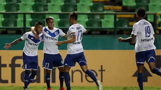 Desligan a Centurión y acusan a otros siete jugadores de Vélez de abuso sexual