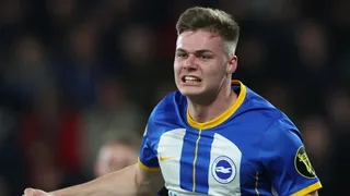 Golazo de taco pavimentó importante victoria de Brighton en la Premier League