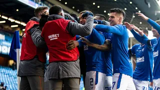 Rangers de Steven Gerrard venció en el clásico a Celtic y se mantuvo líder en la liga escocesa