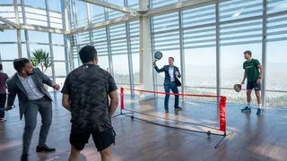 Exponentes del pádel mundial dieron espectacular exhibición en el mirador del Costanera Center