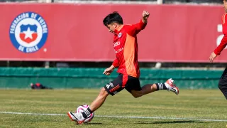 Nunca pateó un penal en Colo Colo y en Inglaterra pidió el quinto: “Quiero llegar a la élite”