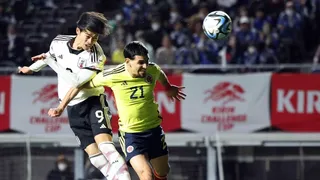 Colombia selló remontada con golazo de chilena de Santos Borré