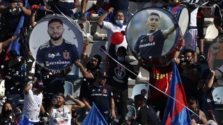 Mario Sandoval agradeció a hinchas de la U por dedicarle un bombo en el Superclásico