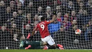 ¿Chance para Bravo?: Los errores de Ederson marcaron la derrota del City ante el United