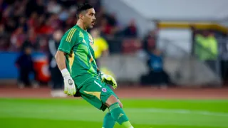 Alarma en la Roja: Claudio Bravo jugó un solo tiempo y preocupa por lesión antes de Copa América