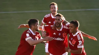 Joaquín Larrivey extendió su cosecha como goleador con gran conquista ante Everton