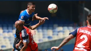Huachipato resistió con uno menos en un tenso empate ante U. de Chile en Concepción