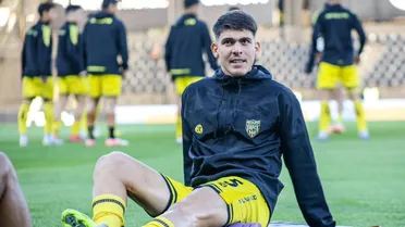 No todo está listo: inesperado obstáculo frena la llegada de volante extranjero a la U de Chile