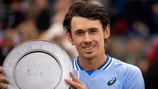 Álex de Miñaur llegará a Wimbledon con el título de ‘s-Hertogenbosch bajo el brazo