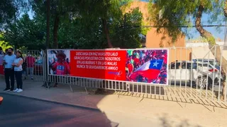 Arturo Vidal tuvo un gesto con el “Huaso Lalo” e instaló un lienzo en su honor