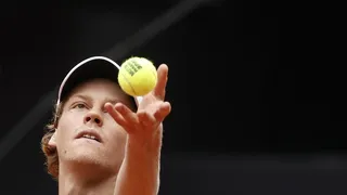 Sinner salvó tres puntos de partido y sobrevivió a Tommy Paul en Madrid