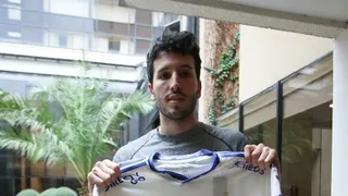 ¿Cantaron? La U femenina recibió la visita de Sebastián Yatra