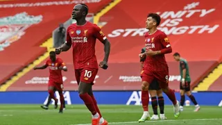 Sadio Mane y Curtis Jones le dieron el triunfo a Liverpool ante Aston Villa