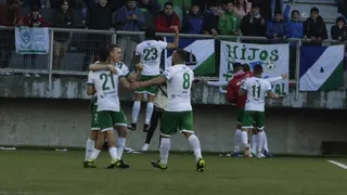 Puerto Montt aprovechó traspié de Cobreloa y le dio caza en el liderato de la Primera B