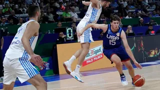 Estados Unidos y España pusieron un pie en octavos de final del Mundial