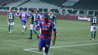 Fortaleza de Angelo Henríquez derribó al líder Palmeiras y se prendió en el Brasileirao